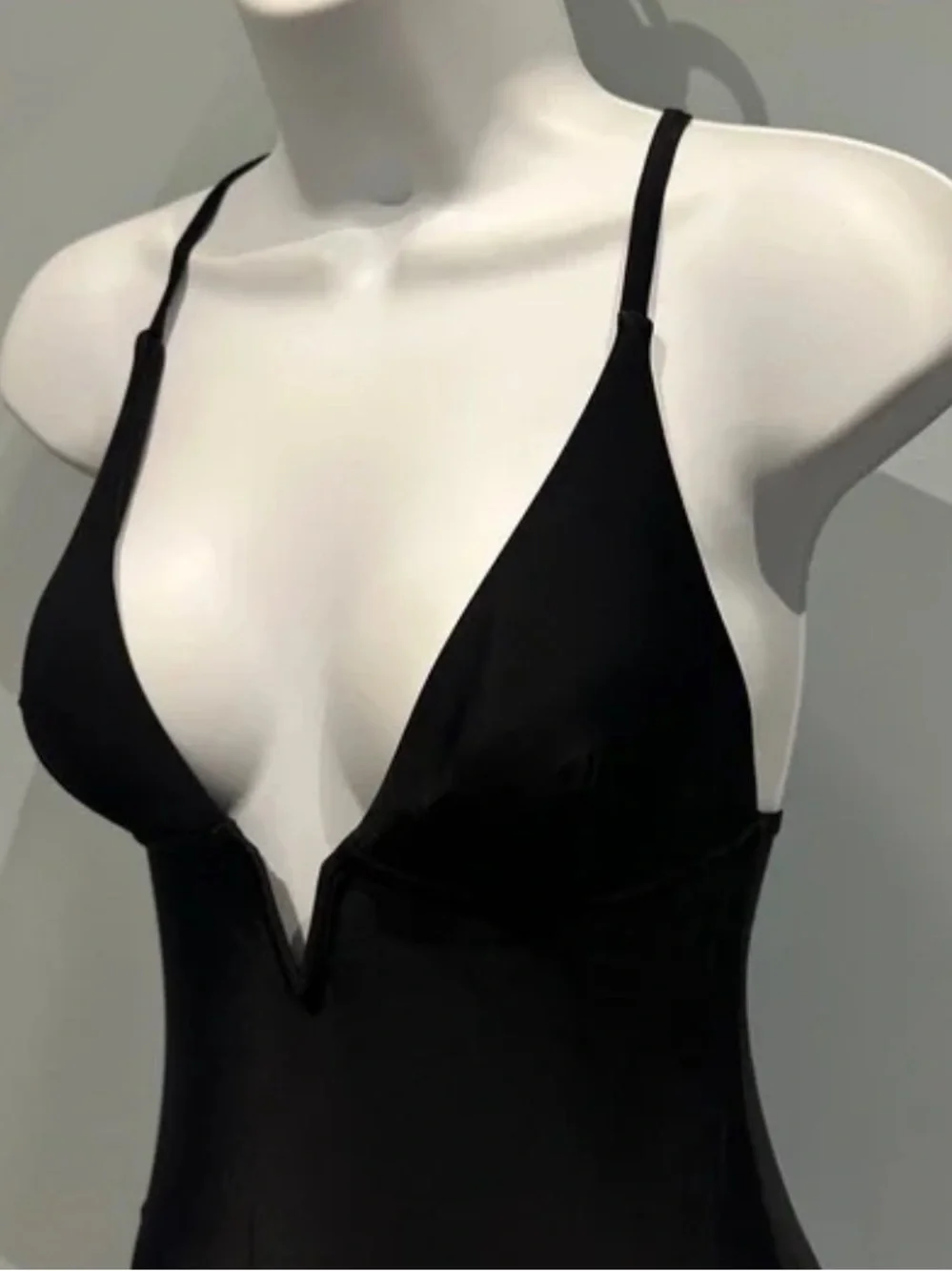 Cupshe Elegant Black Plunge V Crossback Onepiece Bathing Suit Black XS New - Picture 7 of 12